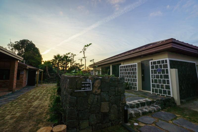 Misoga Pension Seogwipo Exterior photo
